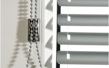 Jak opravit žaluzie? Řekneme vám, jak vyměnit silon i řetízek Jak opravit žaluzie? Řekneme vám, jak vyměnit silon i řetízek