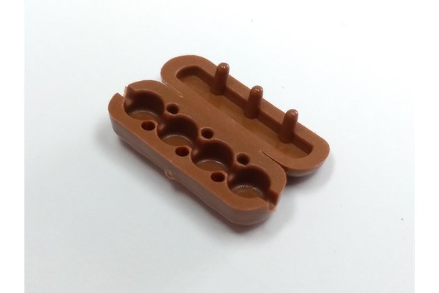 Světle hnědá spojka ovládacího řetízku