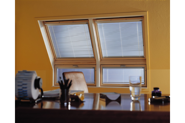 Žaluzie do střešních oken VELUX - pracovna Žaluzie do střešních oken VELUX - pracovna